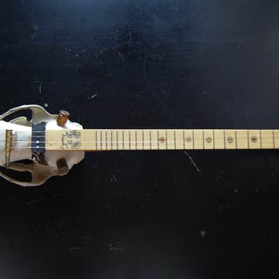4 string cigarbox style bear skull guitar Spirit image 11