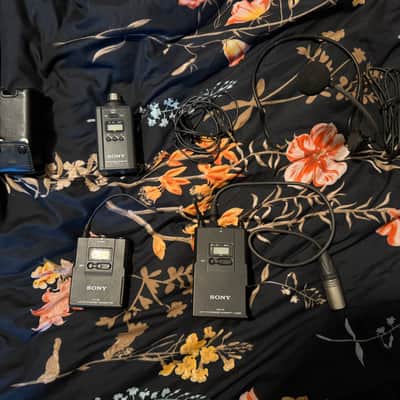 Sony URX-P2 Synthesized Diversity Tuner & UTX-B2 Transmitter #45106 image 1