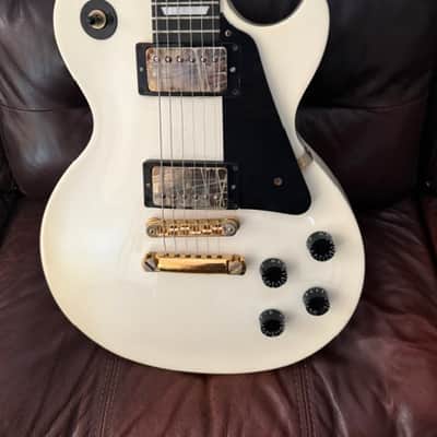 Gibson Les Paul Studio with Gold Hardware 1998 - 2011 - Alpine White image 4