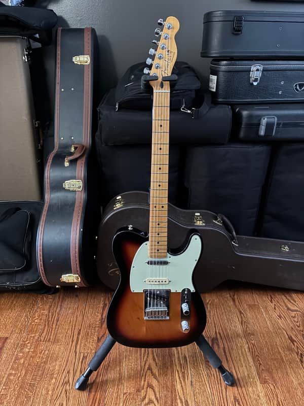 Fender Player Plus Nashville Telecaster with Maple Fretboard 2021 - Present - 3-Color Sunburst