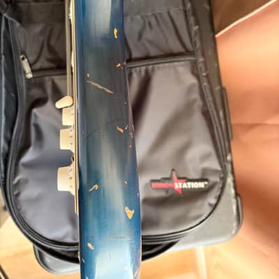 Fender Highway One Stratocaster with Rosewood Fretboard 2002 - 2005 - Sapphire Blue Transparent image 10