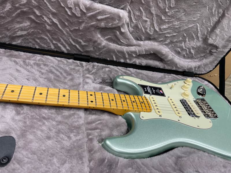 Fender Am. Pro II Strat HSS - Mystic Surf Green image 1