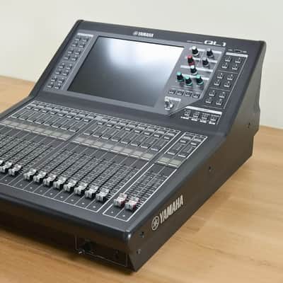 Yamaha QL1 16-Input 8-Output Digital Mixing 2021 Black image 1