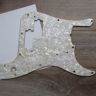 Fender Precision  1962 thru 1971 Pearloid Relic / Aged Pearl Bass USA Vintage Reissue AVRI image 1