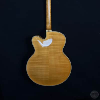 Benedetto Manhattan from 2000 in natural finish with case. "Guild Custom Shop Nashville production" image 2