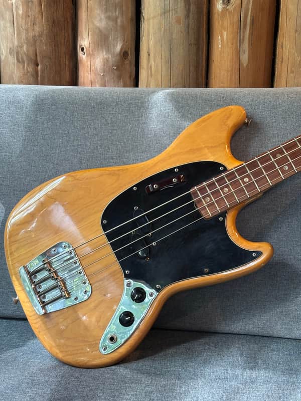 Fender Mustang