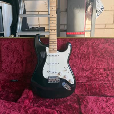 Fender Player II Stratocaster 2024 - Present - Black with White Pickguard image 6