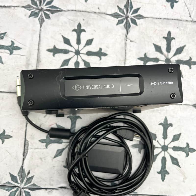 Universal Audio UAD-2 Satellite QUAD Core Thunderbolt DSP Accelerator image 1