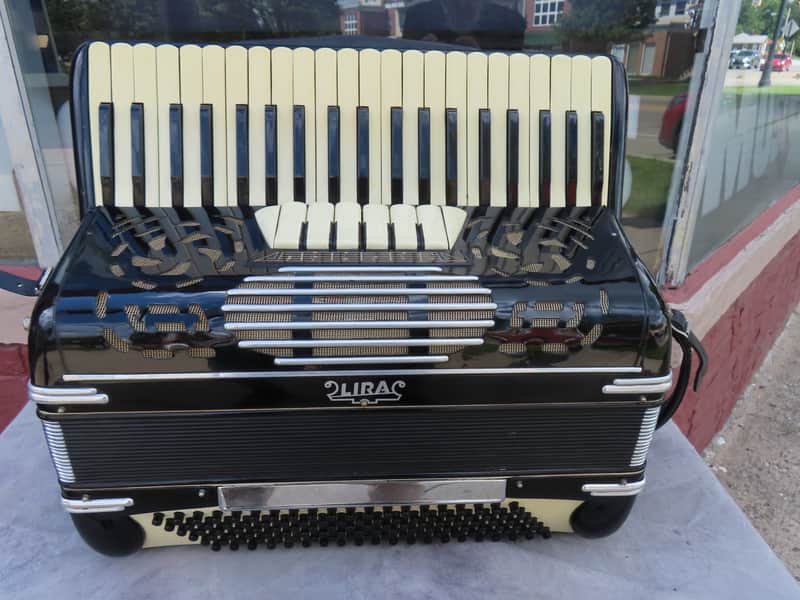 INTERNATIONAL LIRA 120 BASS ACCORDION MODEL 30 1960's BLACK EXCELLENT! image 1
