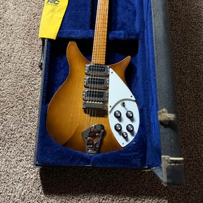 Rickenbacker 1979 320 - Autumnglo image 7