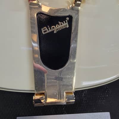Gretsch G2420TG Streamliner Hollow Body with Bigsby LTD Vintage White image 14