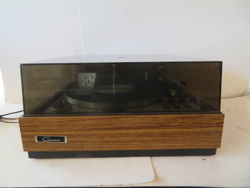 Garrard Z2000B belt driven turntable 1980 - standard image 1