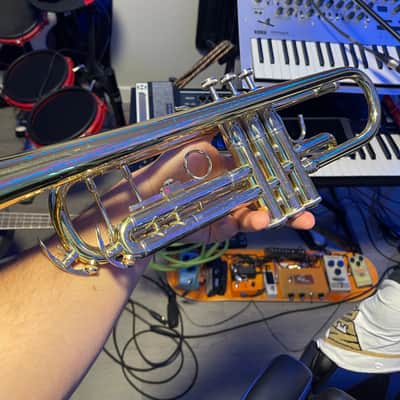 Bach TR500 Aristocrat Student Model Bb Trumpet 2010s - Clear-Lacquered Brass image 4