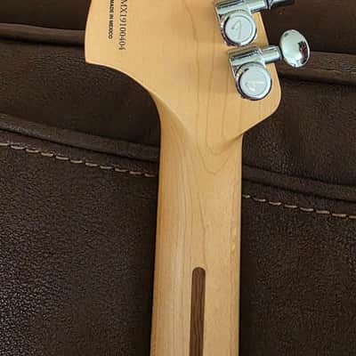 Fender Deluxe Roadhouse Stratocaster with Maple Fretboard 2017 - 2021 Olympic White image 7