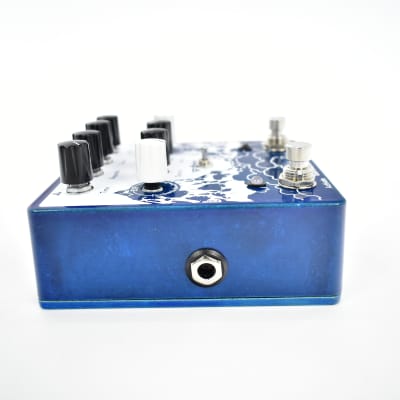 EarthQuaker Devices Avalanche Run Stereo Reverb & Delay with Tap Tempo V2 2022 Blue Sparkle / White imagen 8