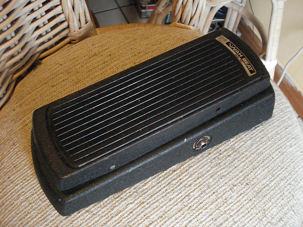 used (less than light average wear) vintage 1970s Roland AW