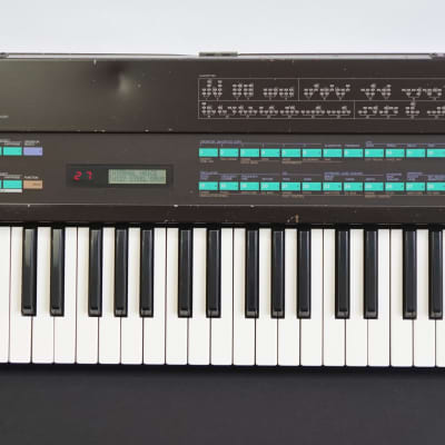 Yamaha DX7 Classic 80's Digital FM Polyphonic Synthesiser - 100V