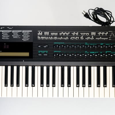 Vintage Yamaha DX7IID Synthesizer - Nostalgic Soundscapes from this Retro Classic image 5
