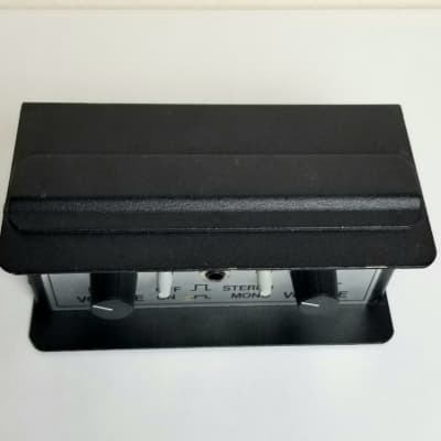 Sonic Rainbow Labs SRL Q-BOX Cue Mix Headphone Box (vintage) image 3
