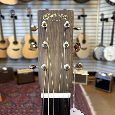 Martin 000-28 Standard Series Sitka Spruce/East Indian Rosewood Acoustic Guitar w/Hard Case image 7