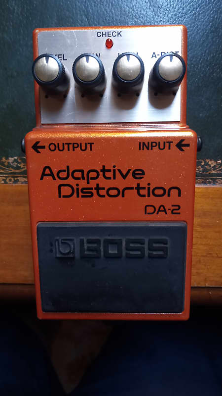 Boss DA-2 Adaptive Distortion
