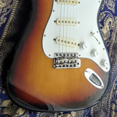 ★★★1989 Fender Japan order built Stratocaster with US Pickups, E-Serial image 4