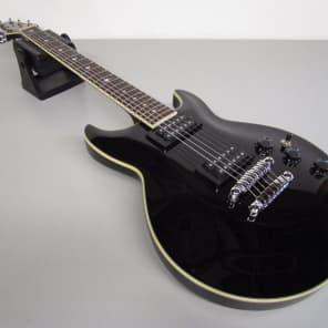ギター Ibaniez ARX320 Ibanez ARX320 - Transparent Cherry QMT | Sweetwater