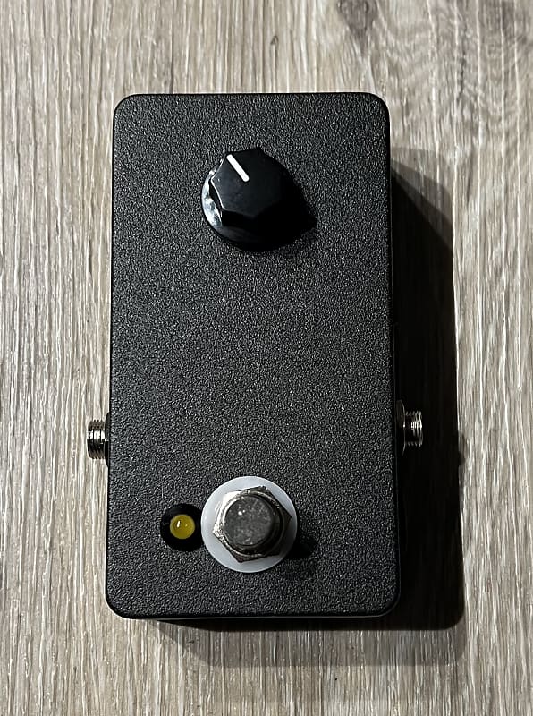 Breña FX One Knob Fuzz Demo - YouTube