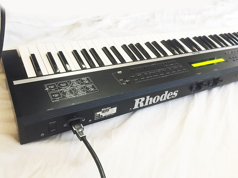 Vintage ROLAND Rhodes Model 760 Synthesizer 76-Key Keyboard. Made in Japan.  Works and Sounds Great !
