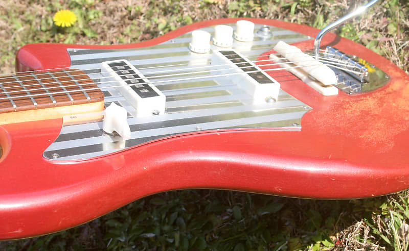 1965 Guyatone LG-80T Japan Vintage Bizarre Guitar - Metallic Red