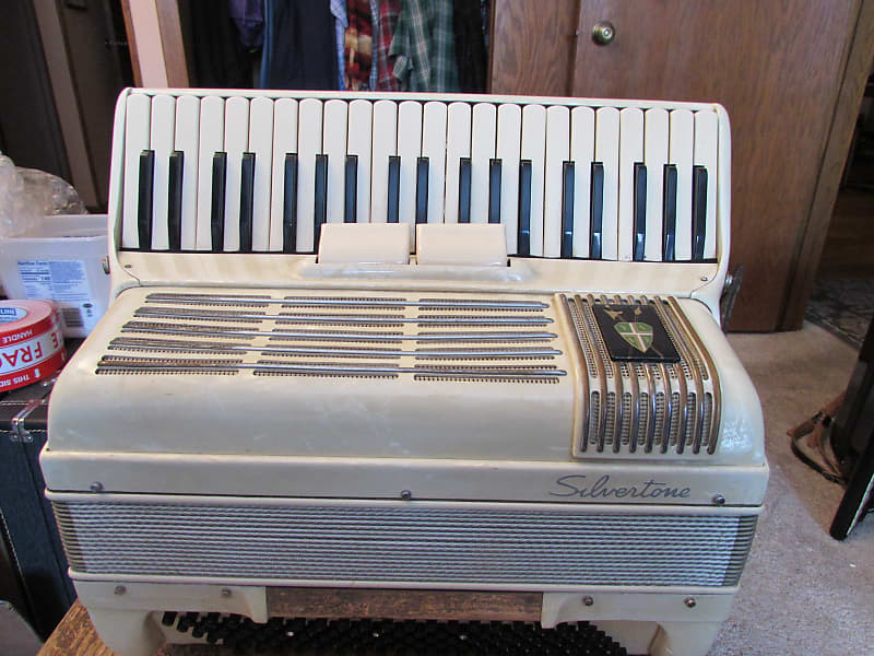 Accordion Silvertone,120 bass White,3/4 LM,16"KB.2 Reverb