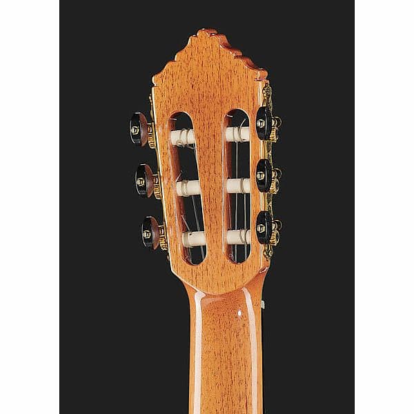 Alhambra 11p classical guitar hotsell