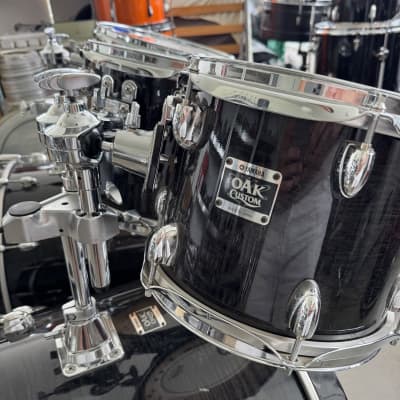 Yamaha Oak custom 22,22,10,12,13,16 drumkit (Japan) - Musashi black image 4