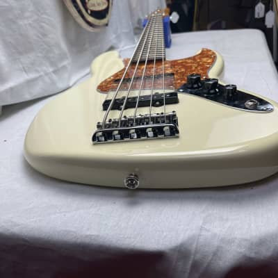 Fender American Professional II 2 Jazz Bass V 5-string J-Bass 2022 - Olympic White / Rosewood fingerboard image 10