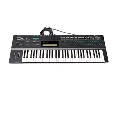 Yamaha DX7IIFD 61-Key 16-Voice Digital Synthesizer with