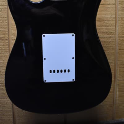 New York Pro Stratocaster Guitar - Sunburst image 9