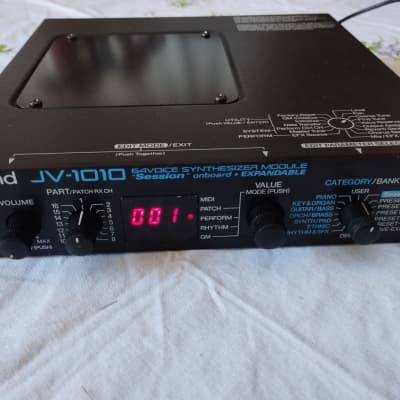 Roland JV-1010 64-Voice Synthesizer Module 1999 - 2003 - Black
