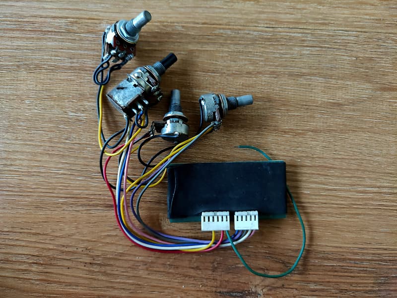 ベース clefs 4band Preamp Amazon.com: Musiclily Pro 4 Inline Sealed Bass Tuners Tuning
