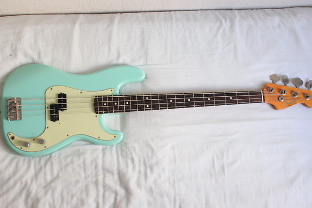 Fender precision surf green deals