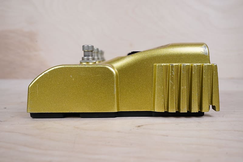 LINE 6 DM-4 Distortion Modeler ゴールド Line 6 DM4 Distortion