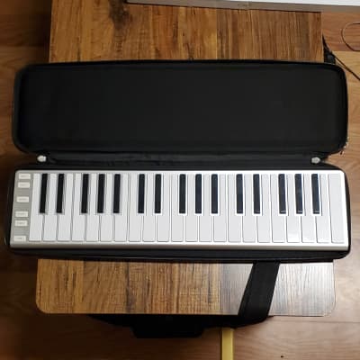 ROLAND A-37 