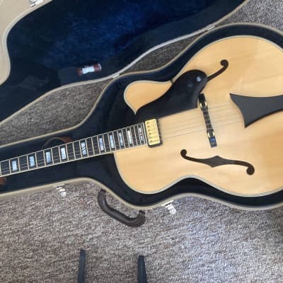 Hofner New President (with Bronze frets) for sale