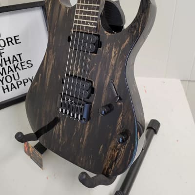 Guerilla #M-SR6HS - Custom-Made Guitar w/ Hip Shot Bridge, w/ Fitted Premium Camo Case, Root image 1