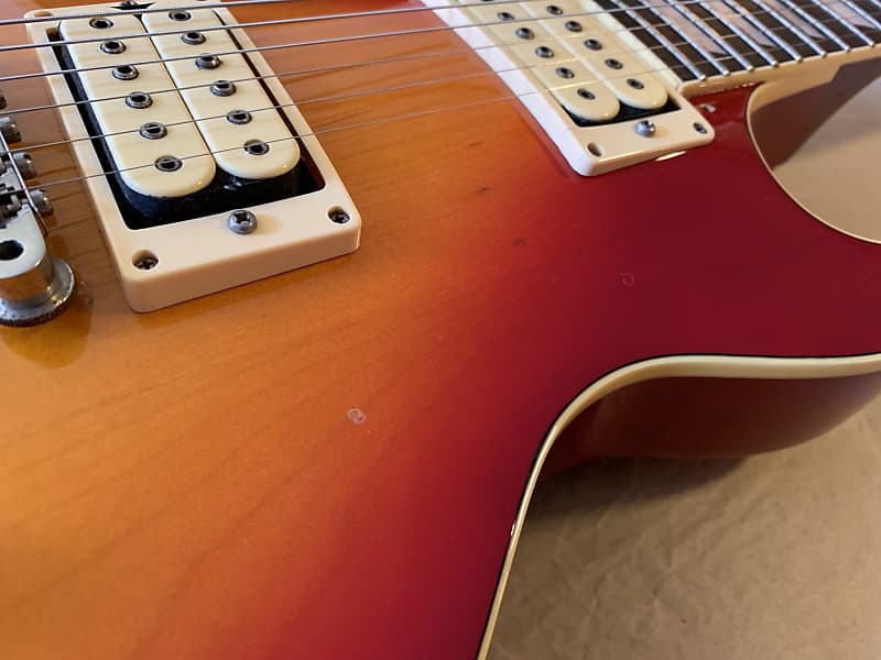 Yamaha Studio Lord SL550S Standard 80s Cherry Sunburst. Les