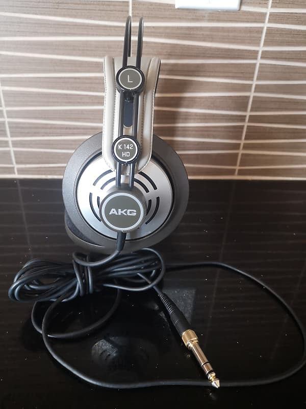 AKG K142HD High Definition On-Ear Headphones - Great Used