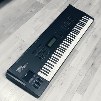 Yamaha SY99 - Greatest Vintage FM Synth in Stunning Condition