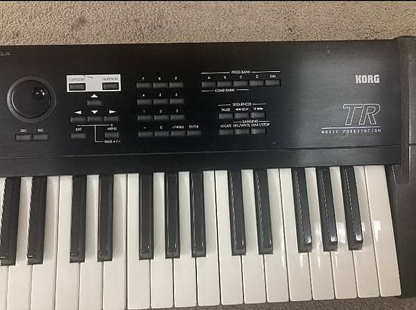 Korg TR61 Keyboard Synthesizer