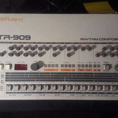 Roland TR-909 Rhythm Composer Drum Machine Vintage Classic image 11