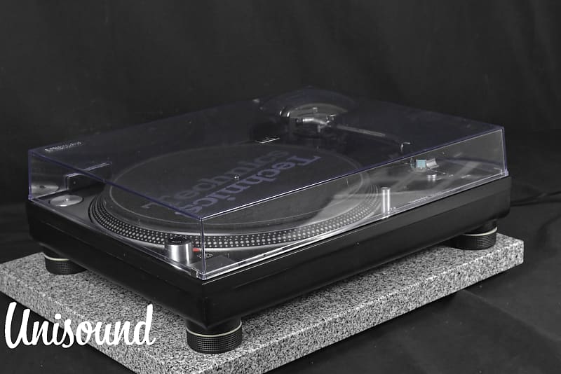 Technics SL-1200MK5 Black direct drive DJ turntable in Very Good condition.