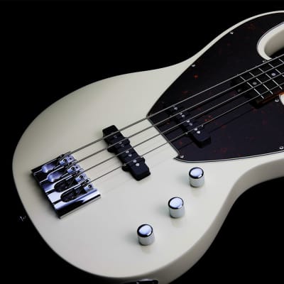 Greco BGWB 4 STRINGS ELECTRIC BASS 2024 - WHITE for sale